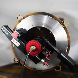 Bærbar flange overfor reparationsværktøjer på stedet