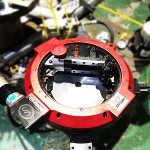 PNEUMATISK, OD-MONTERET, MASKINERET FLANGE-FACER på stedet